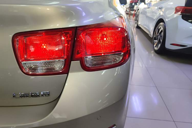 Used Chevrolet Malibu 2014 2.0L Automatic Luxury Edition Right Rear Taillight