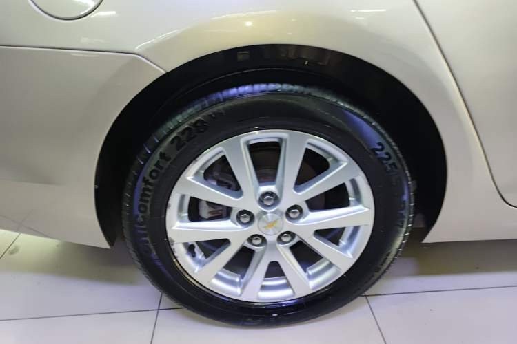 Used Chevrolet Malibu 2014 2.0L Automatic Luxury Edition Right Rear Wheel Hub
