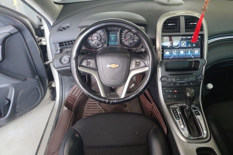 Used Chevrolet Malibu 2014 1.6T Automatic Comfort Edition Steering Wheel