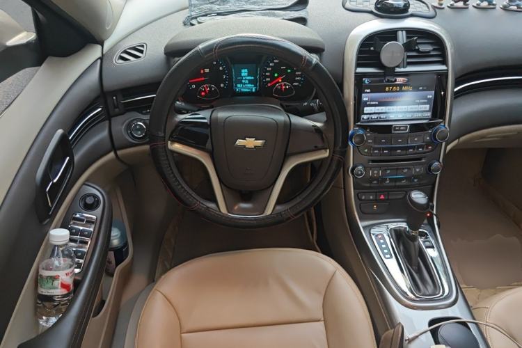 Used Chevrolet Malibu 2014 2.0L Automatic Comfort Edition Steering Wheel