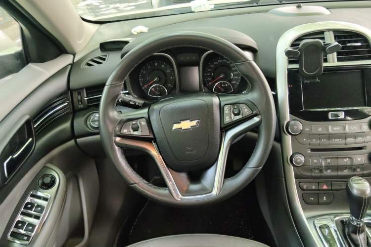 Used Chevrolet Malibu 2014 2.4L Automatic Luxury Edition Steering Wheel