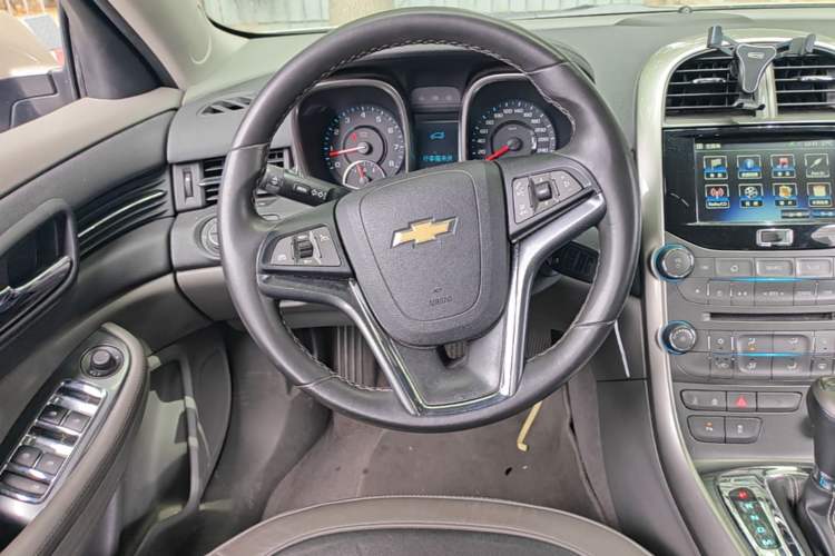 Used Chevrolet Malibu 2014 2.0L Automatic Luxury Edition Steering Wheel