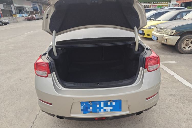 Used Chevrolet Malibu 2014 2.0L Automatic Luxury Edition Trunk