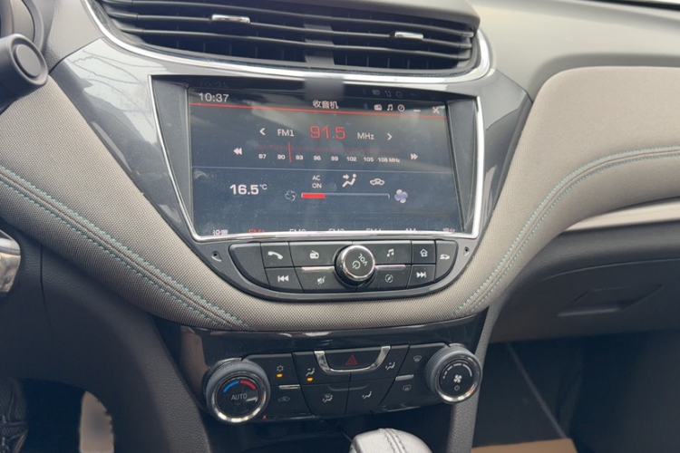 Used Chevrolet Malibu 2016 1.6T Automatic Comfort Edition Audio And AC Panel