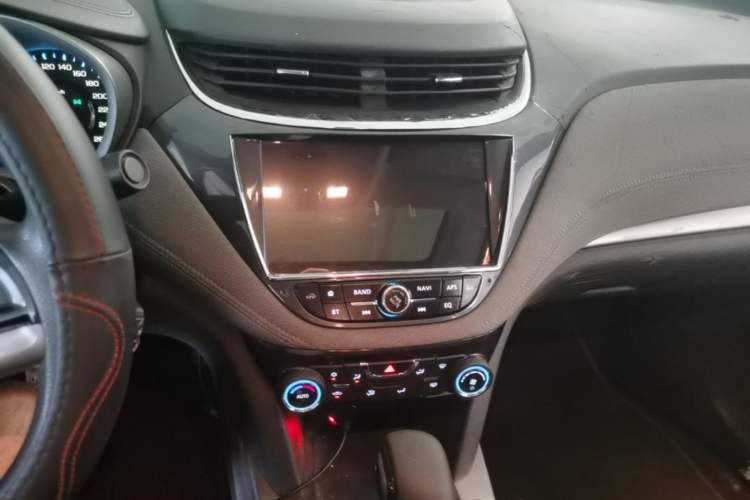 Used Chevrolet Malibu 2016 1.6T Automatic Comfort Edition Audio And AC Panel