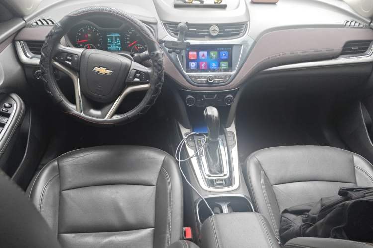 Used Chevrolet Malibu 2016 2.0L Automatic Luxury Edition Center Console