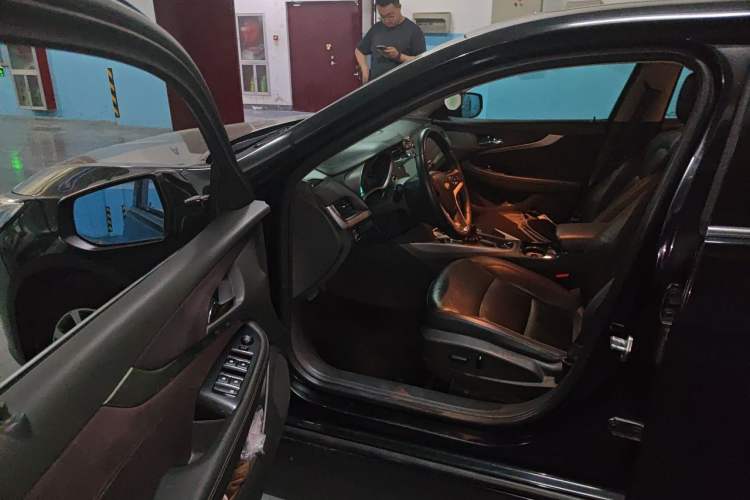 Used Chevrolet Malibu 2016 2.0L Automatic Luxury Edition Driver Seat