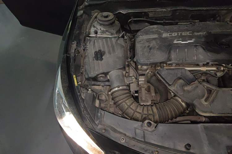 Used Chevrolet Malibu 2016 2.0L Automatic Luxury Edition Engine Bay Right