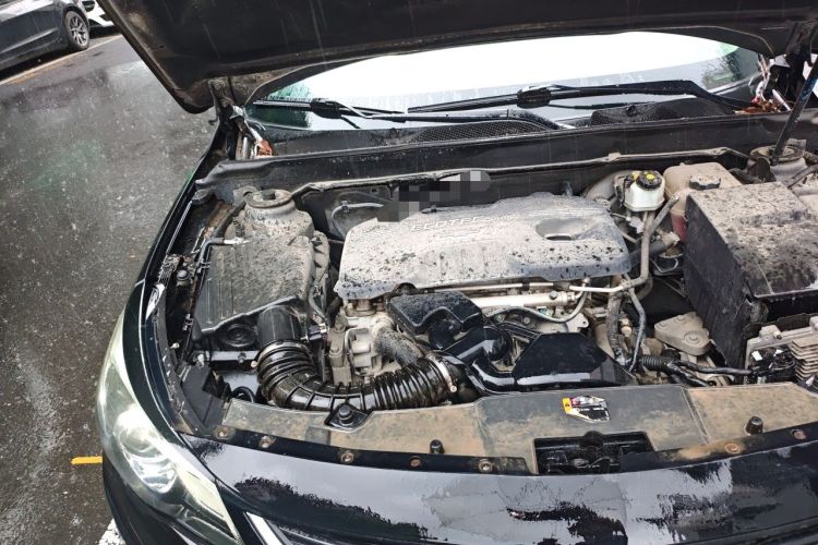 Used Chevrolet Malibu 2016 2.0L Automatic Luxury Edition Engine Bay Right