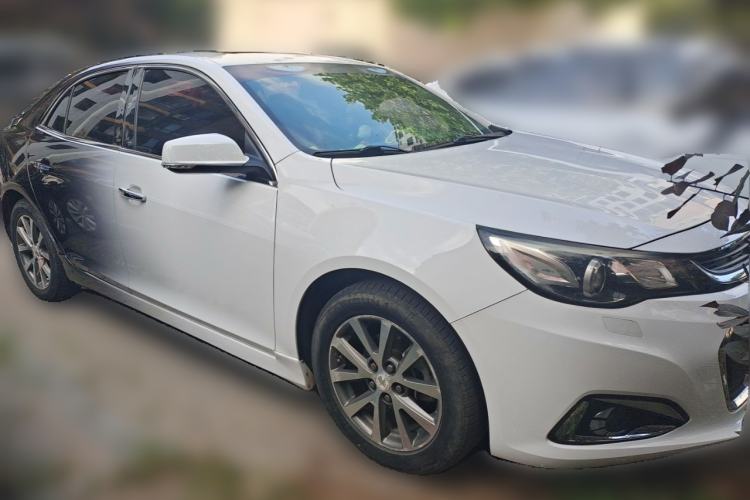 Used Chevrolet Malibu 2016 2.0L Automatic Luxury Edition Front Right 45 Deg