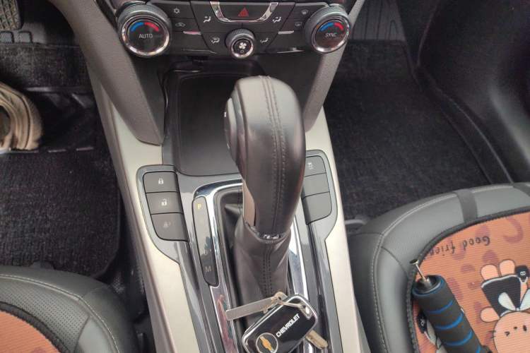 Used Chevrolet Malibu 2016 1.6T Automatic Luxury Edition Gear Lever