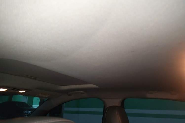 Used Chevrolet Malibu 2016 2.0L Automatic Luxury Edition Headliner