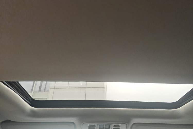 Used Chevrolet Malibu 2016 2.0L Automatic Luxury Edition Headliner