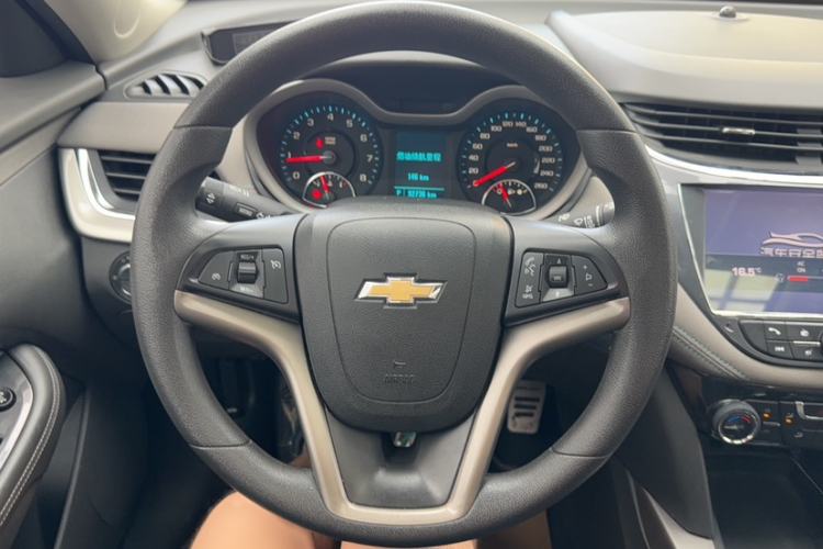 Used Chevrolet Malibu 2016 1.6T Automatic Comfort Edition Interior 9
