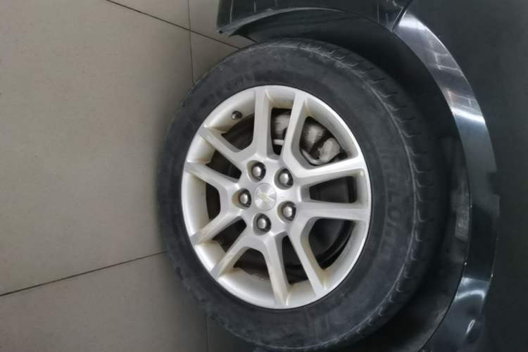 Used Chevrolet Malibu 2016 1.6T Automatic Comfort Edition Left Front Wheel Hub
