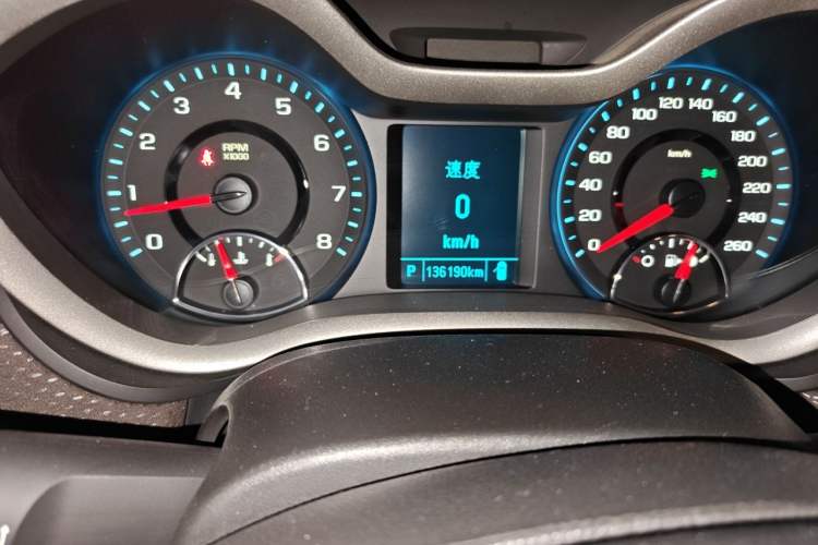 Used Chevrolet Malibu 2016 2.0L Automatic Luxury Edition Odometer Close Up