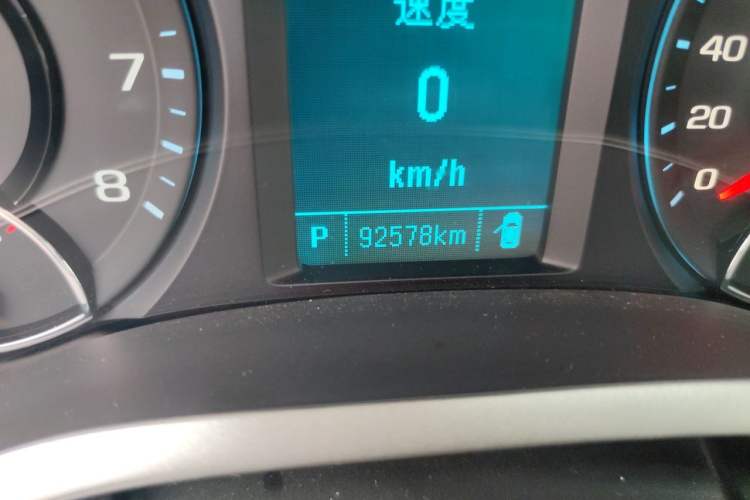 Used Chevrolet Malibu 2016 1.6T Automatic Luxury Edition Odometer Close Up
