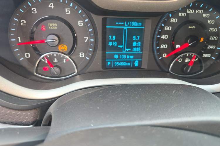 Used Chevrolet Malibu 2016 2.0L Automatic Luxury Edition Odometer Close Up