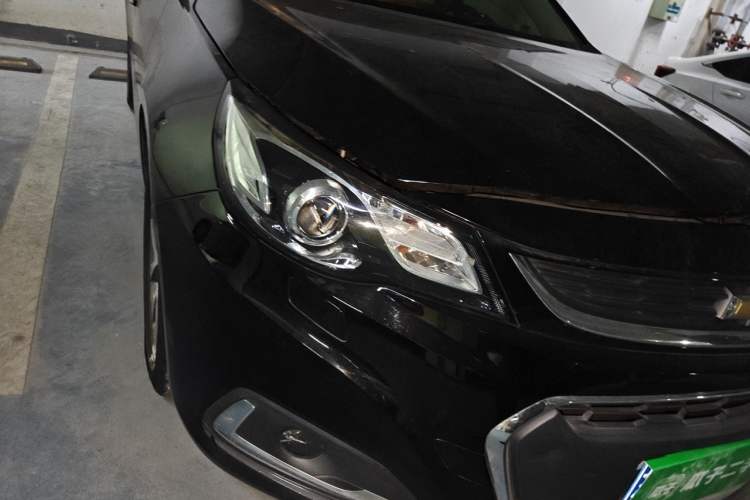 Used Chevrolet Malibu 2016 2.0L Automatic Luxury Edition Right Front Headlight
