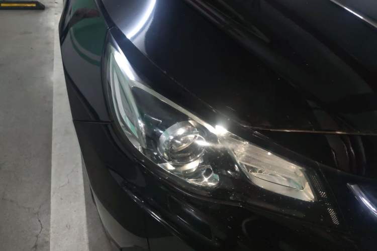Used Chevrolet Malibu 2016 2.0L Automatic Luxury Edition Right Front Headlight