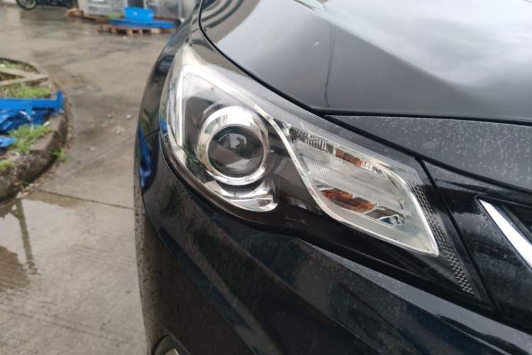 Used Chevrolet Malibu 2016 1.6T Automatic Luxury Edition Right Front Headlight