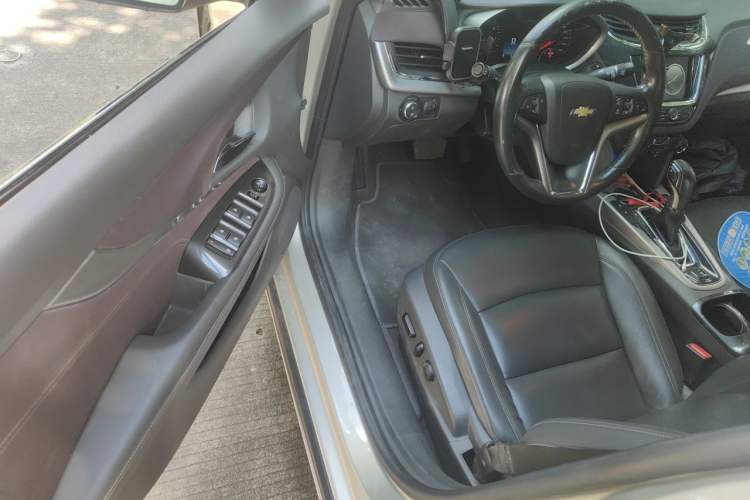 Used Chevrolet Malibu 2016 1.6T Automatic Luxury Edition Driver Seat