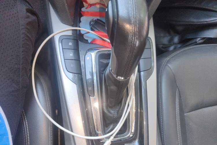 Used Chevrolet Malibu 2016 1.6T Automatic Luxury Edition Gear Lever