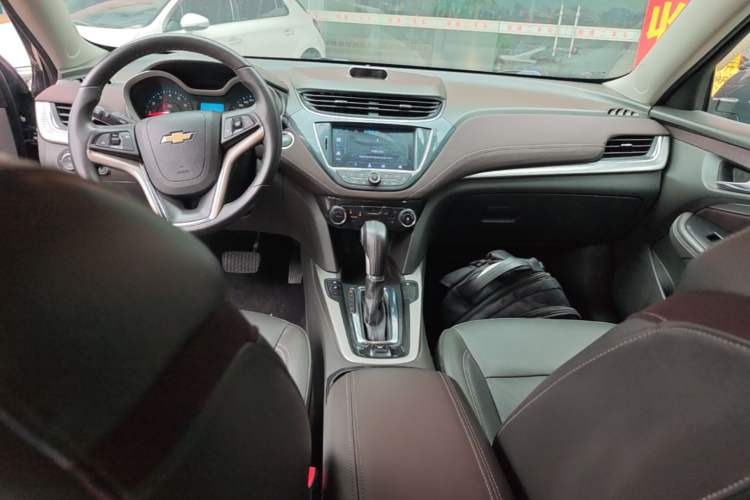 Used Chevrolet Malibu 2016 2.0L Automatic Luxury Edition Audio And AC Panel