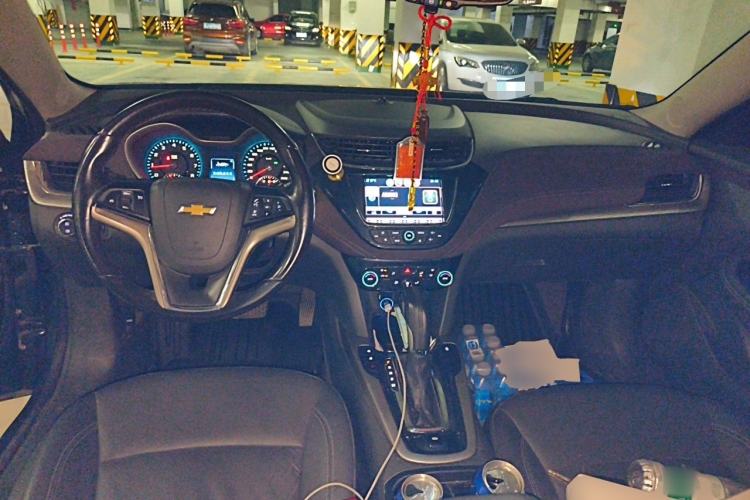 Used Chevrolet Malibu 2016 1.6T Automatic Luxury Edition Center Console