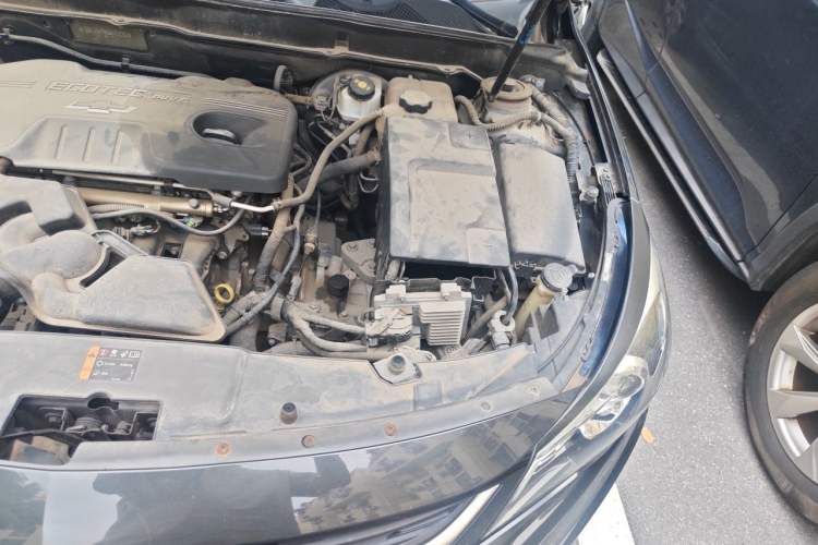 Used Chevrolet Malibu 2016 2.0L Automatic Luxury Edition Engine Bay Left