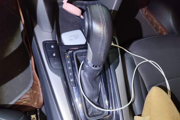 Used Chevrolet Malibu 2016 2.0L Automatic Luxury Edition Gear Lever