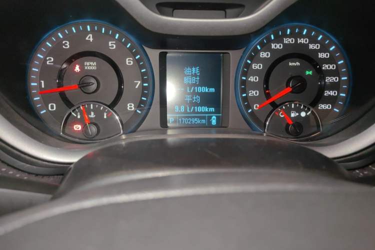 Used Chevrolet Malibu 2016 2.0L Automatic Luxury Edition Odometer Close Up