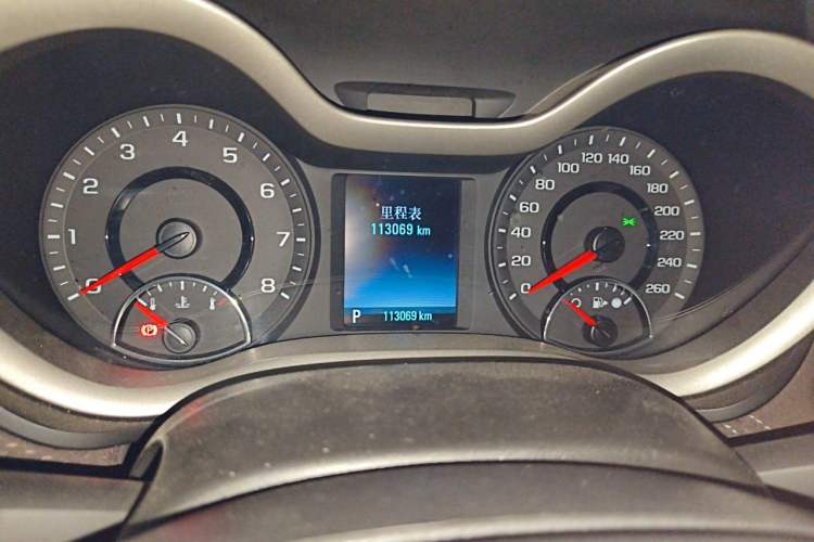 Used Chevrolet Malibu 2016 1.6T Automatic Luxury Edition Odometer Close Up