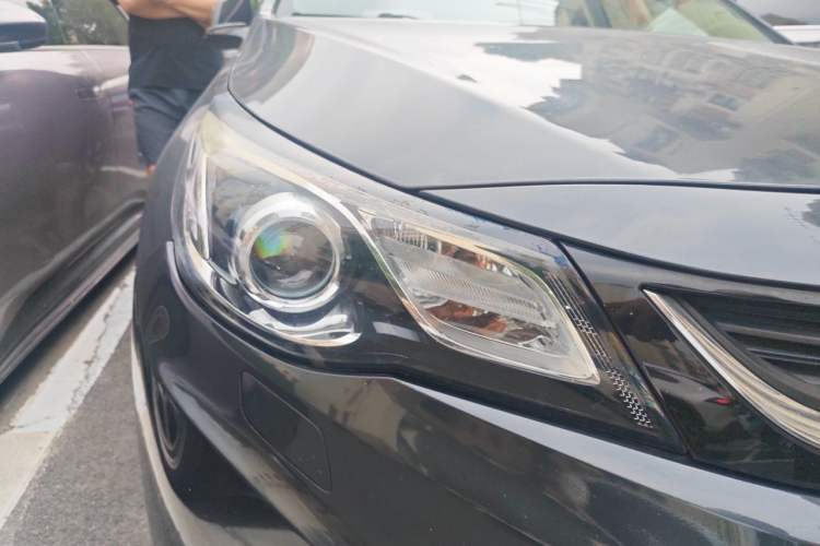 Used Chevrolet Malibu 2016 2.0L Automatic Luxury Edition Right Front Headlight