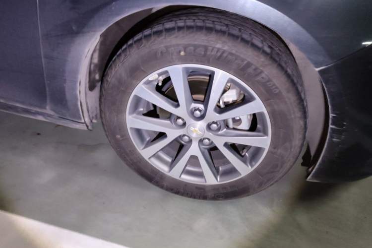 Used Chevrolet Malibu 2016 2.0L Automatic Luxury Edition Right Front Wheel Hub