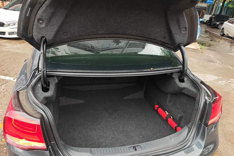 Used Chevrolet Malibu 2016 2.0L Automatic Luxury Edition Trunk