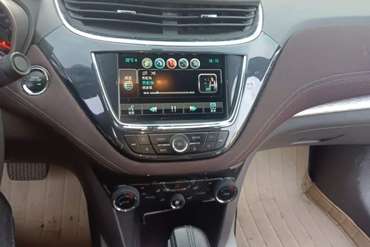 Used Chevrolet Malibu 2016 1.6T Automatic Luxury Edition Audio And AC Panel