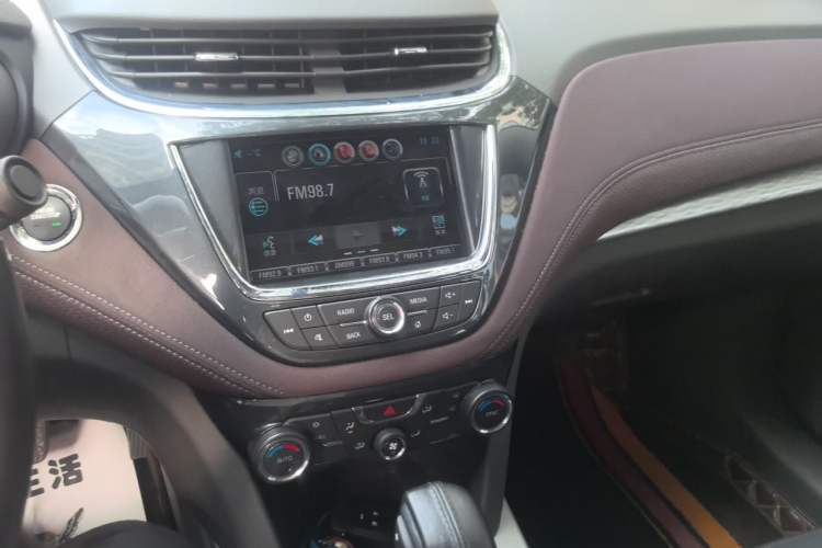 Used Chevrolet Malibu 2016 1.6T Automatic Luxury Edition Audio And AC Panel