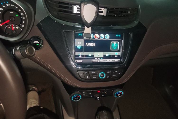 Used Chevrolet Malibu 2016 1.6T Automatic Luxury Edition Audio And AC Panel