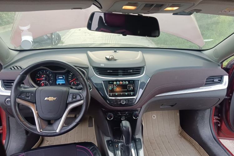 Used Chevrolet Malibu 2016 1.6T Automatic Luxury Edition Center Console