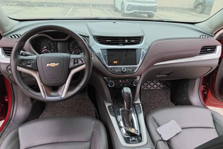 Used Chevrolet Malibu 2016 2.0L Automatic Luxury Edition Center Console