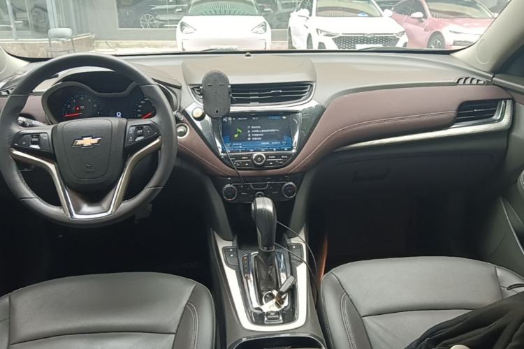 Used Chevrolet Malibu 2016 1.6T Automatic Luxury Edition Center Console