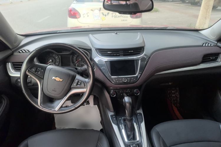 Used Chevrolet Malibu 2016 1.6T Automatic Luxury Edition Center Console