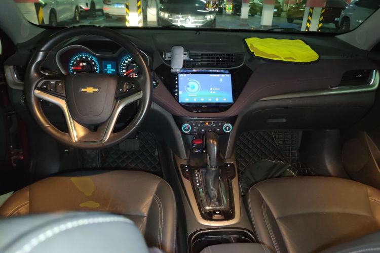 Used Chevrolet Malibu 2016 2.0L Automatic Luxury Edition Center Console