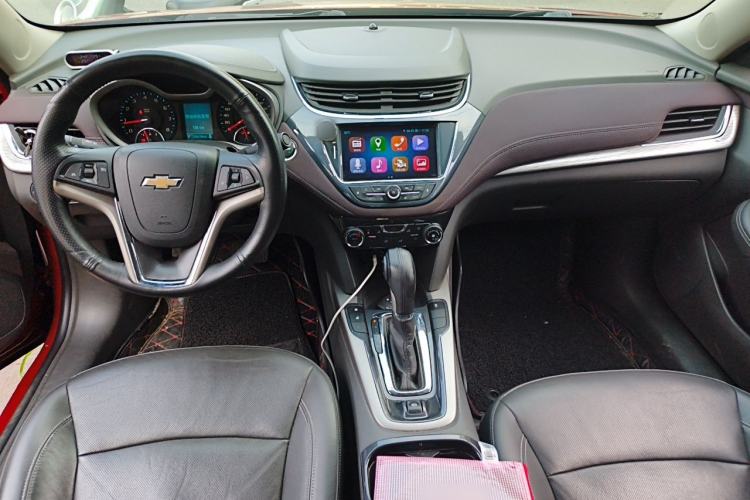 Used Chevrolet Malibu 2016 2.4L Automatic Luxury Edition Center Console