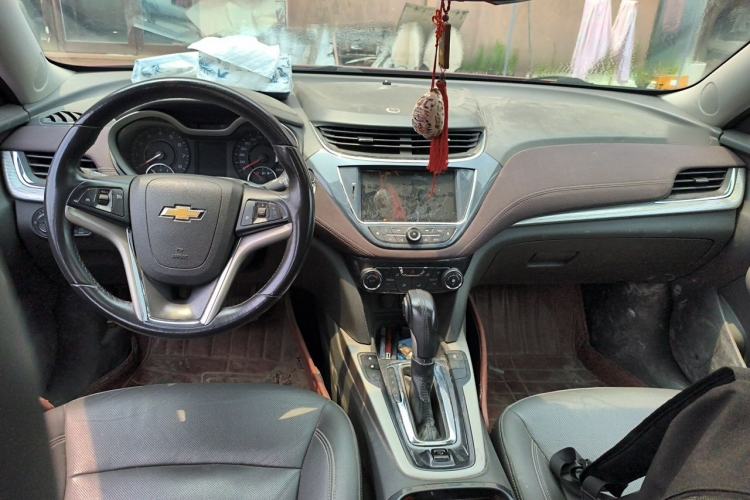 Used Chevrolet Malibu 2016 2.0L Automatic Luxury Edition Center Console