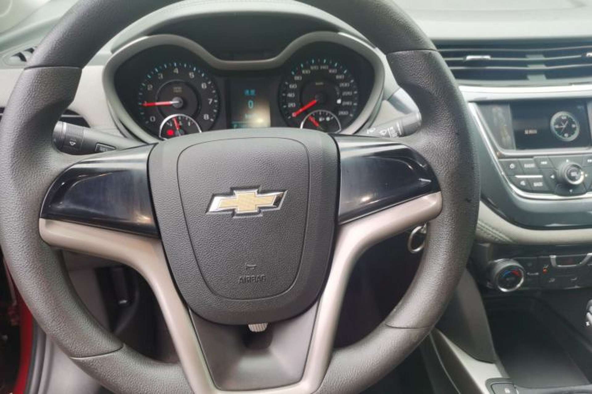 Used Chevrolet Malibu 2016 2.0L Automatic Comfort Edition Center Console