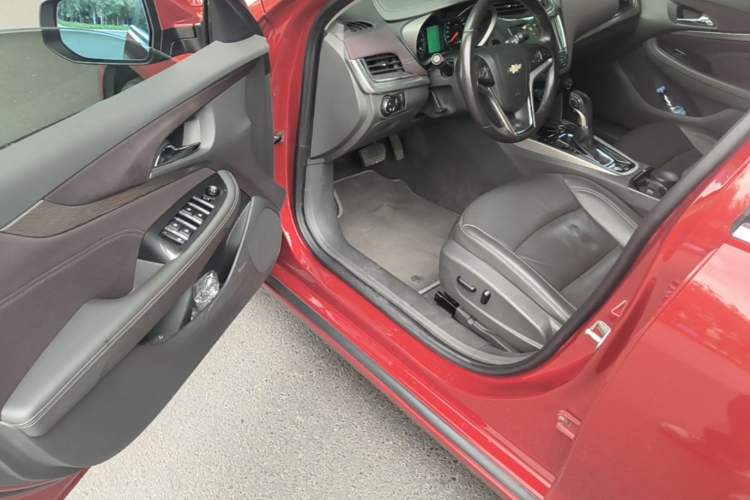 Used Chevrolet Malibu 2016 2.0L Automatic Luxury Edition Driver Seat