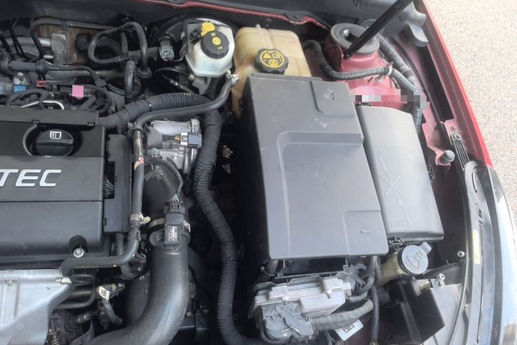 Used Chevrolet Malibu 2016 1.6T Automatic Luxury Edition Engine Bay Left