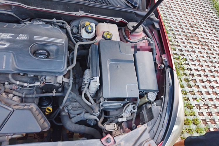 Used Chevrolet Malibu 2016 2.4L Automatic Luxury Edition Engine Bay Left